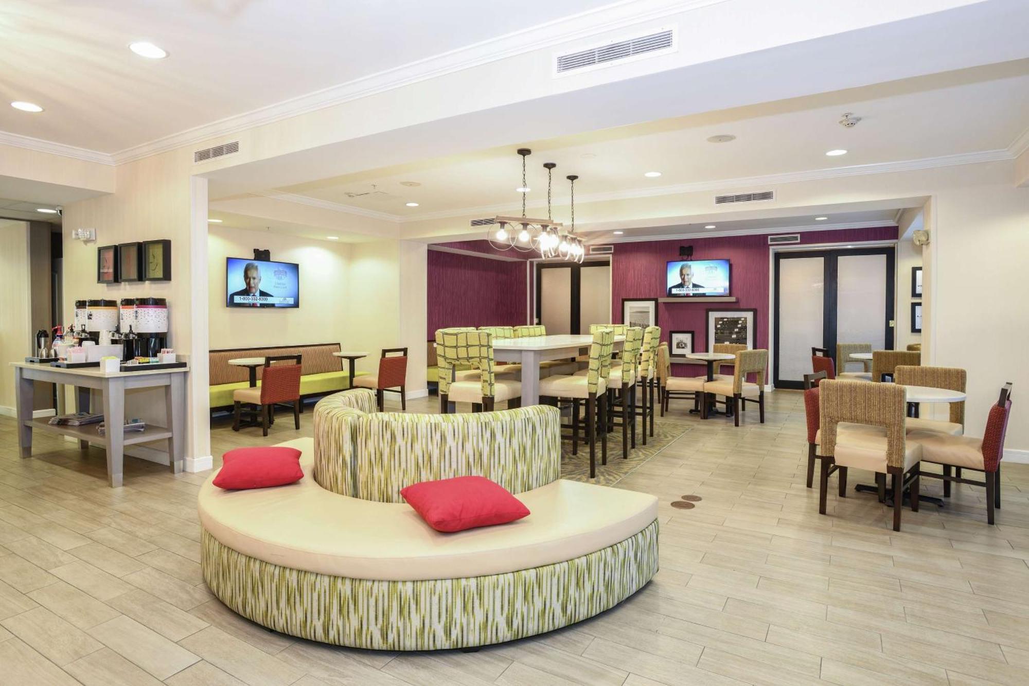 Hampton Inn Jacksonville - East Regency Square Eksteriør bilde