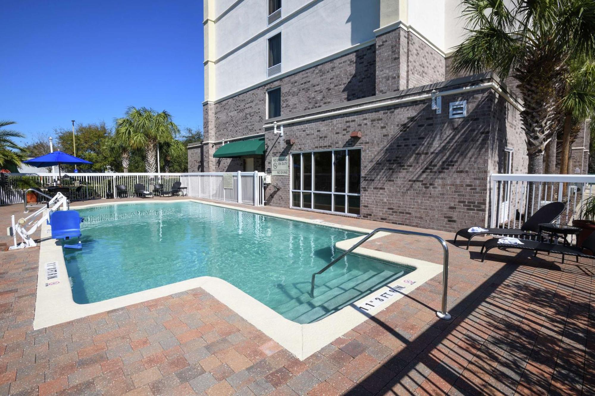 Hampton Inn Jacksonville - East Regency Square Eksteriør bilde